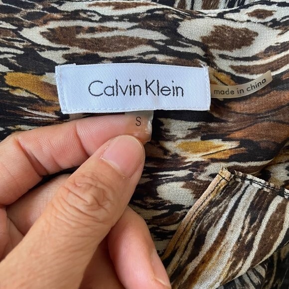 Calvin Klein Animal Print Ruffle V-Neckline Blouse Women's Long Sleeve (Size S) - Picture 7 of 14